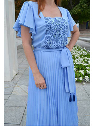 Вишиті сукні плісе